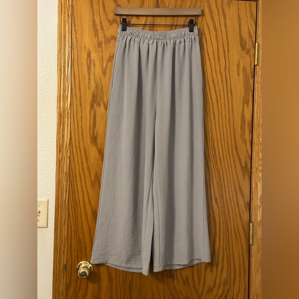 Sorella Wide Leg Light Gray Pants - NWT - Size S - Can fit larger